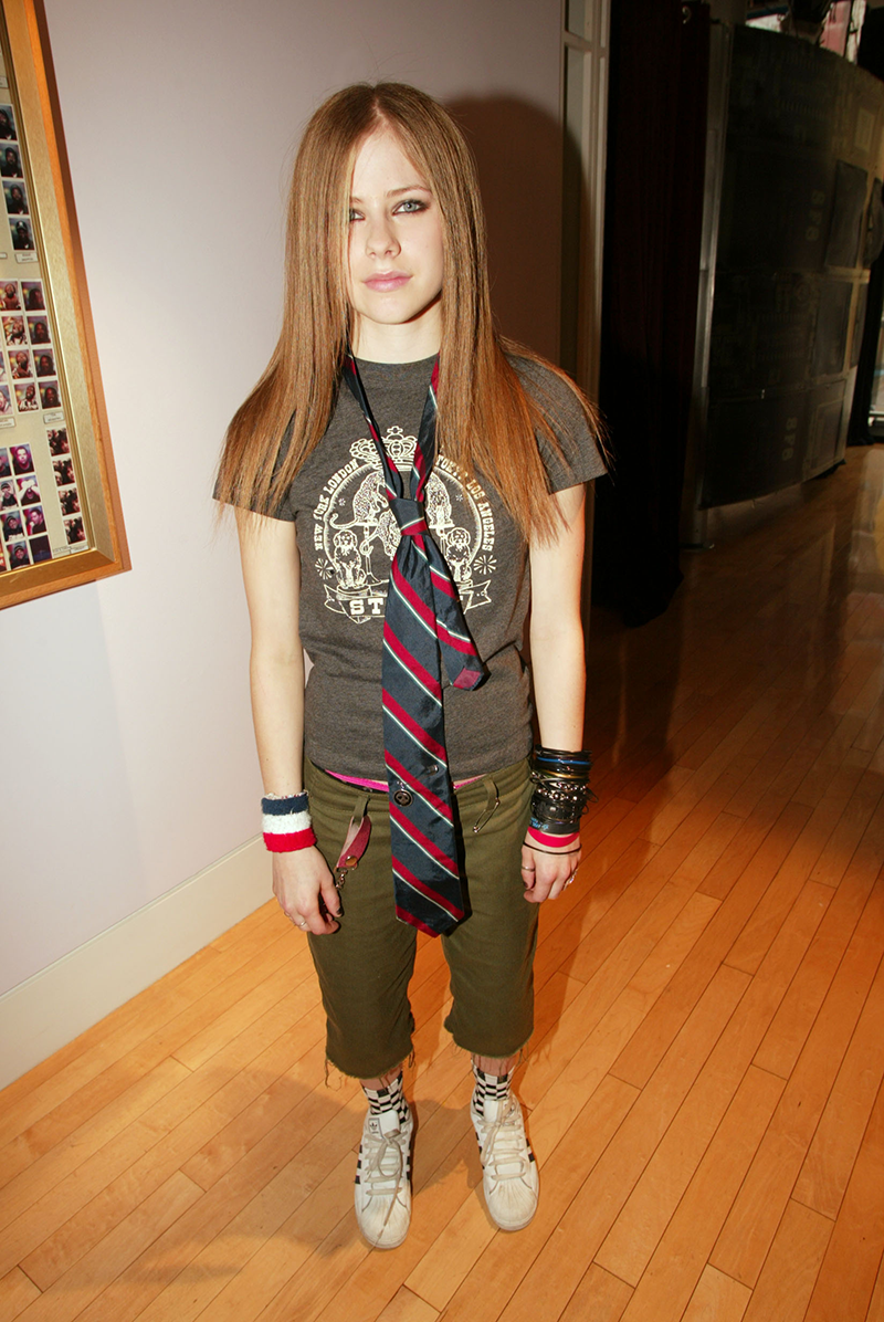 Avril Lavigne kandis TikToki debüüdiks just oma ikoonilise 2002. aasta Sk8er Boi esteetika