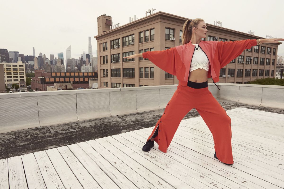 Karlie Kloss sur la conception de sa collection Adidas et la connexion avec elle-même en quarantaine