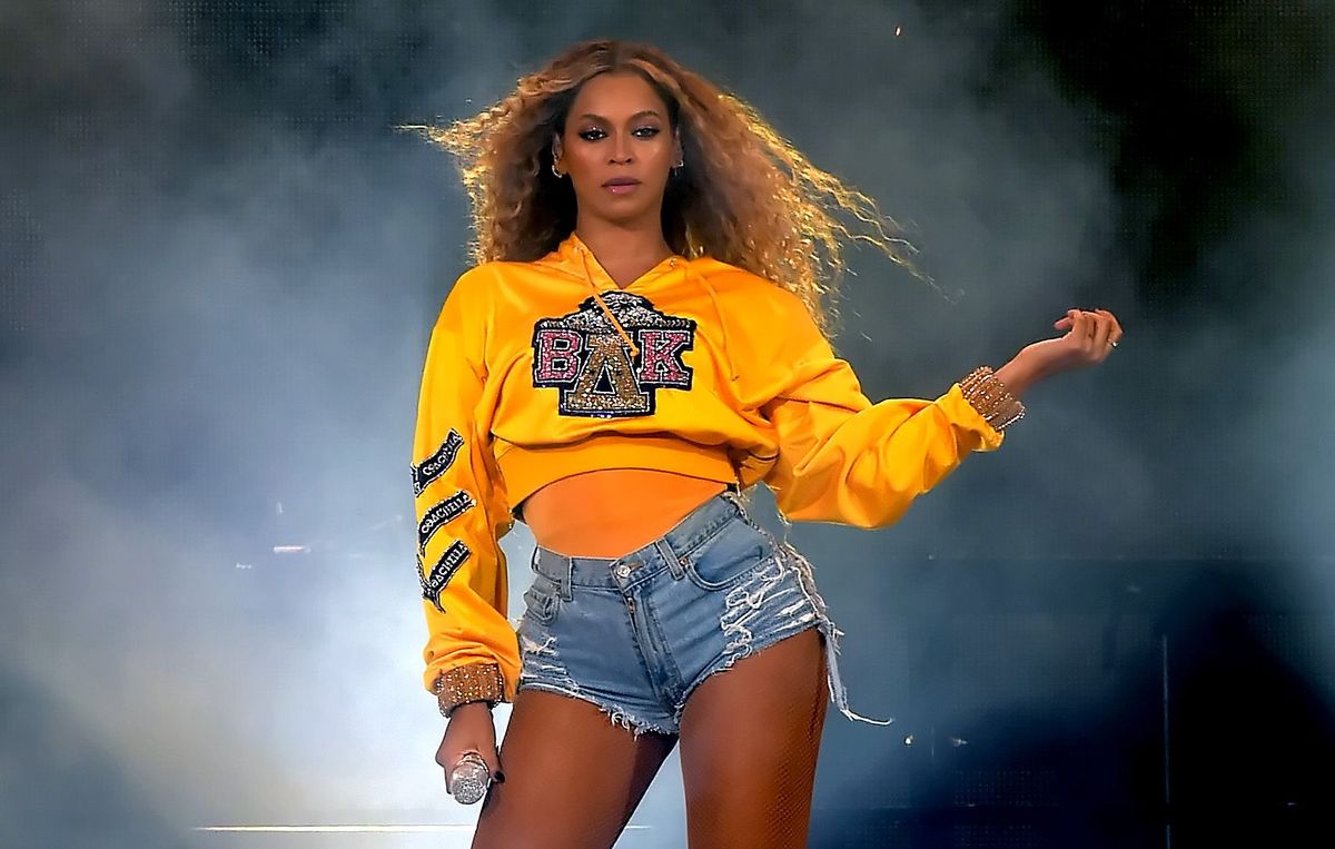 Co słychać w losowych okrzykach urodzinowych Beyoncé? Dochodzenie