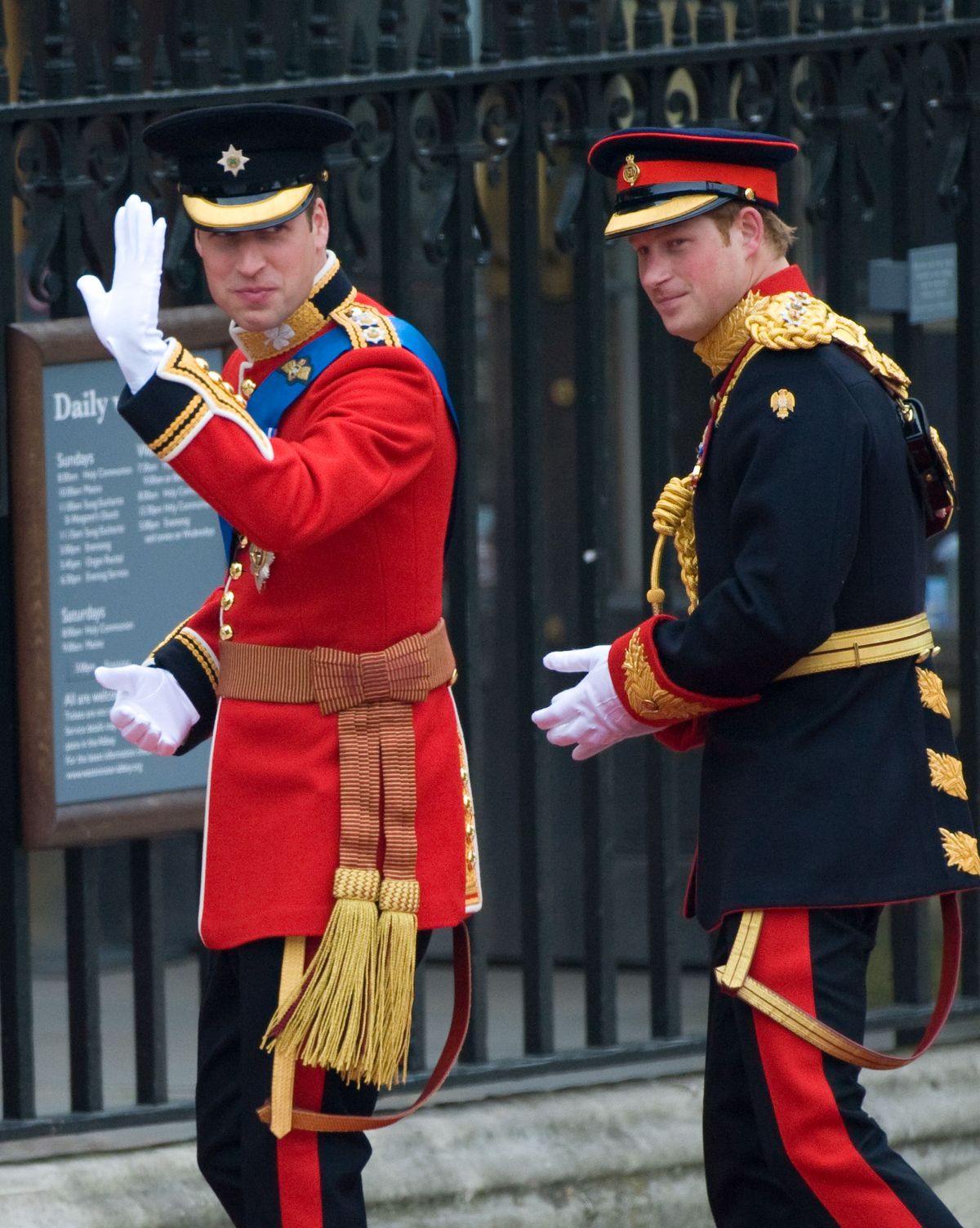 London, 29. aprill Prints William ja prints Harry saabuvad prints Williami kuninglikule pulmale Catherine Middletoni juurde Westminsteri kloostrisse 29. aprillil 2011 Londonis, Inglismaal, peapiiskop juhib teise Briti trooniga abielu. canterburyst ja sellel osaleb 1900 külalist, sealhulgas välisriikide kuninglikud pereliikmed ja riigipead, tuhanded häid soovijaid üle maailma on ka Londonisse kogunenud, et olla tunnistajaks samir husseinwireimage