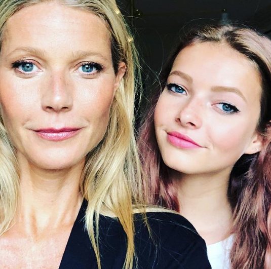 Η Gwyneth Paltrow δημοσίευσε ένα γυμνό Pic στο Instagram και η κόρη της εντελώς είδε