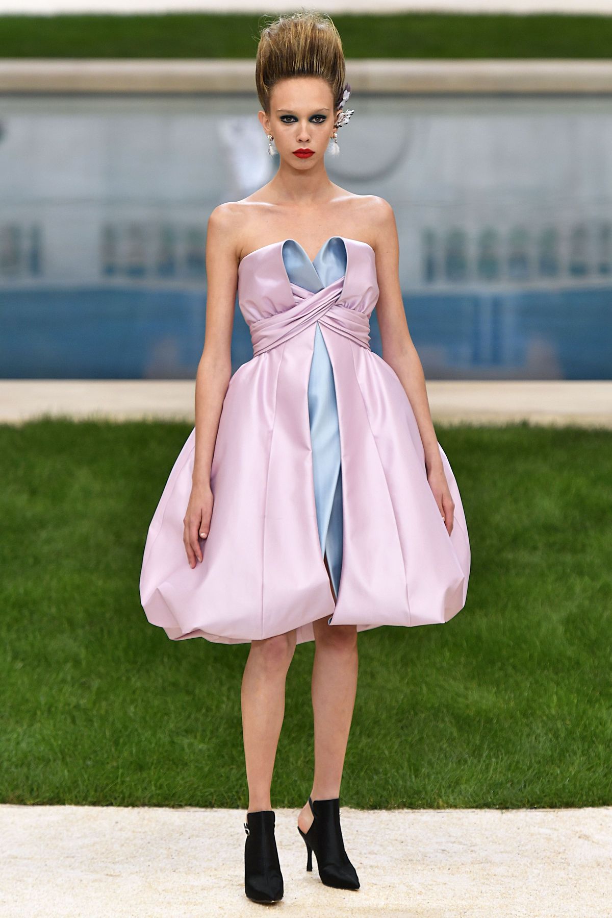 Chanel : Runway - Paris Fashion Week - Haute Couture Printemps Eté 2019