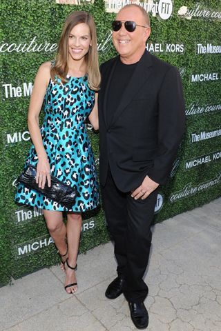 Ο Michael Kors και η Hilary Swank ξεκίνησαν την εβδομάδα μόδας της Νέας Υόρκης