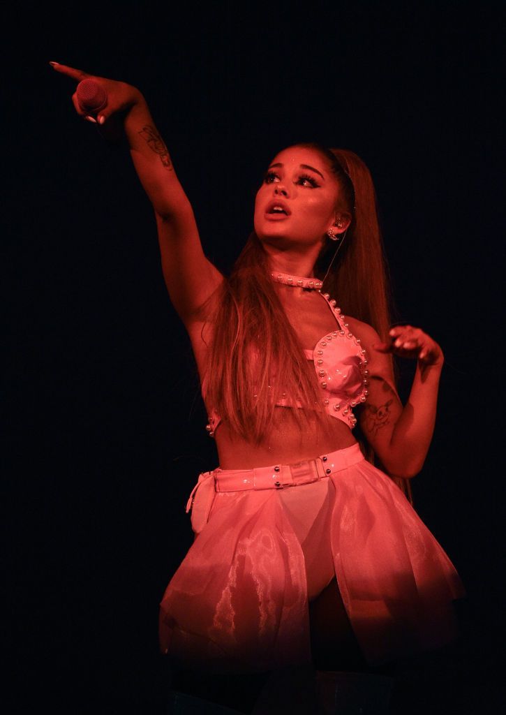 Ariana Grande saksøker Forever 21 for millioner av dollar for angivelig å ha brukt en lookalike i kampanje