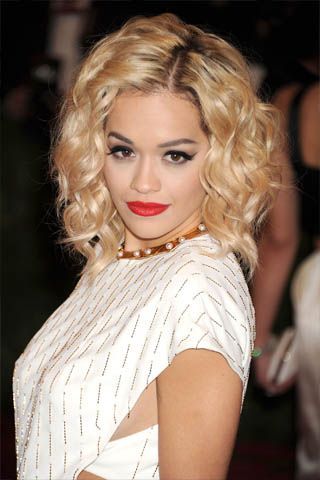 Uutiset: Rita Ora on Material Girlin kasvot; Billboard julkistaa 2013 Music Awards -ehdokkaat