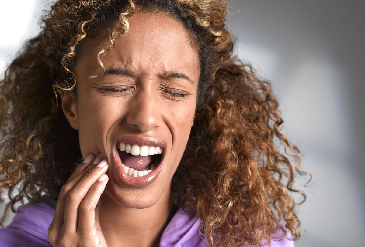 Zubár, prečo veľa ľudí pri lietaní pociťuje bolesť zubov