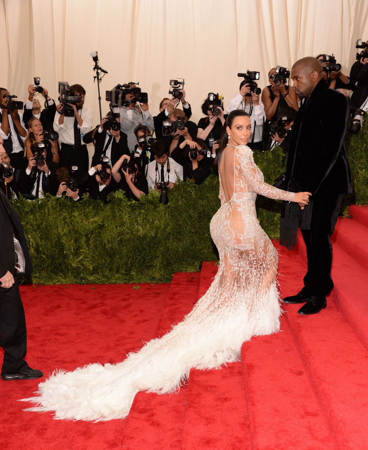 Kim Kardashian hadde en ren, iskrem av en naken kjole til Met Gala