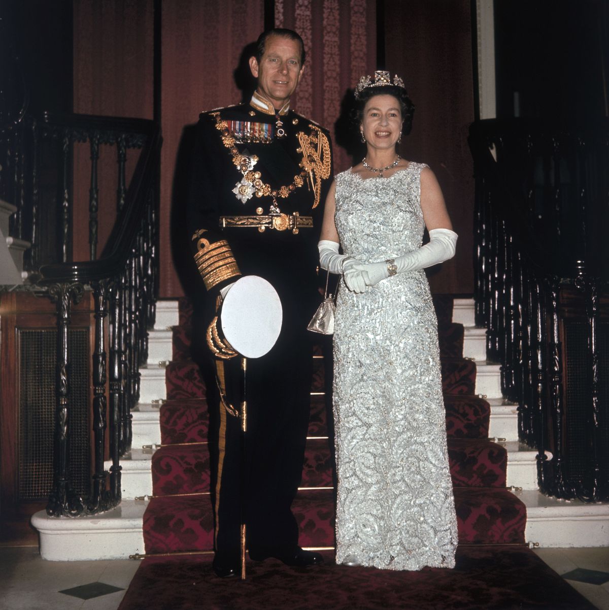 kraljica elizabeth ii in princ philip vojvoda edinburški ob praznovanju 25. obletnice srebrne poroke, ki je potekala v Buckinghamski palači, 20. november 1972 photo by hulton archivegetty images
