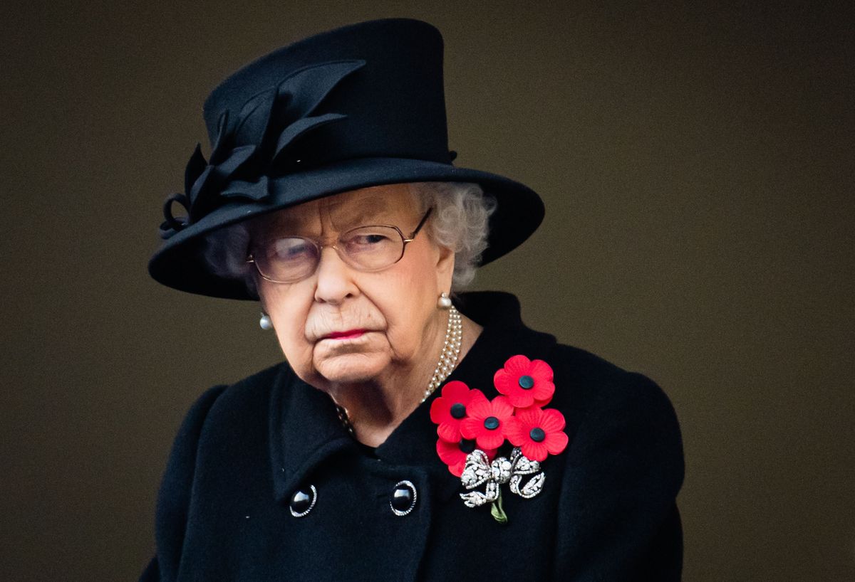 Hvorfor dronningen bar fem valmuer til minne om søndagen