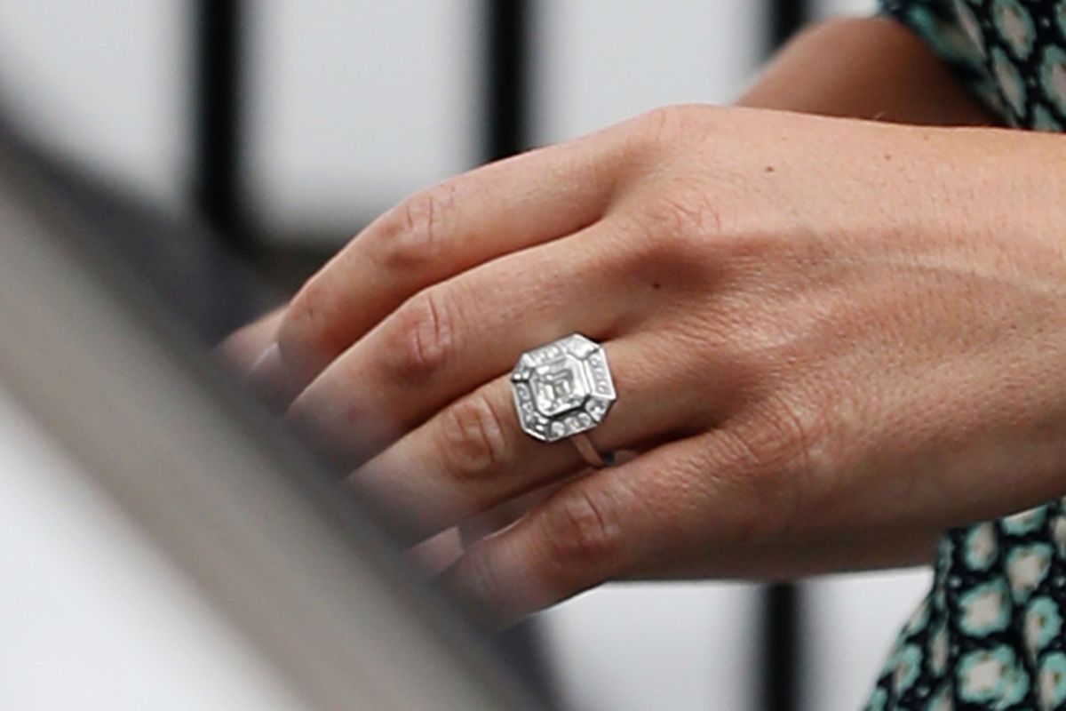 Δαχτυλίδι, δαχτυλίδι αρραβώνων, κοσμήματα, αξεσουάρ μόδας, διαμάντι, δάχτυλο, γαμήλιο δαχτυλίδι, χέρι, προσφορά γαμήλιας τελετής, καρφί,