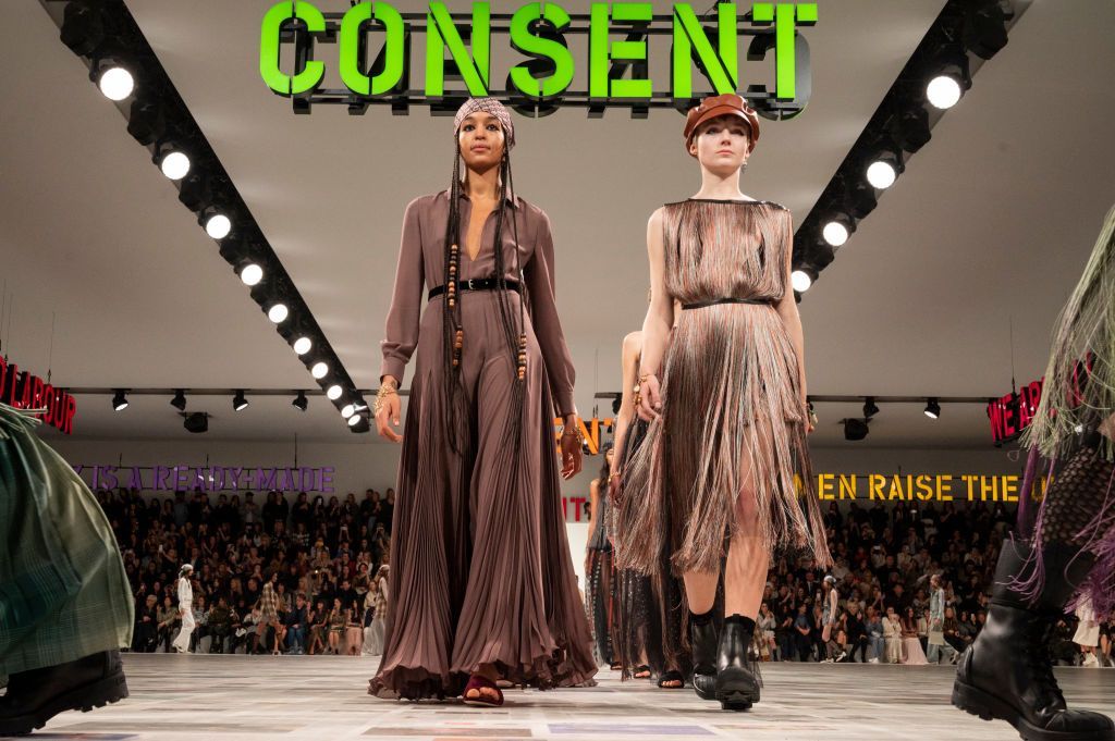 ディオール：ランウェイ-パリファッションウィークレディースウェア2020/2021年秋冬